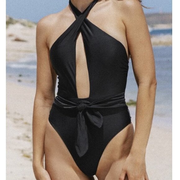 💎Cupshe One Piece Plunge Halter Neck Black Cutout Swimsuit - Picture 1 of 6